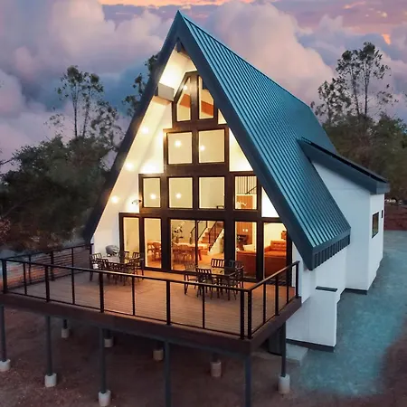 High End A-Frame - Hot Tub - Awesome Views - Yosemite - Electric Vehicle Friendly - Sleeps 10 Villa